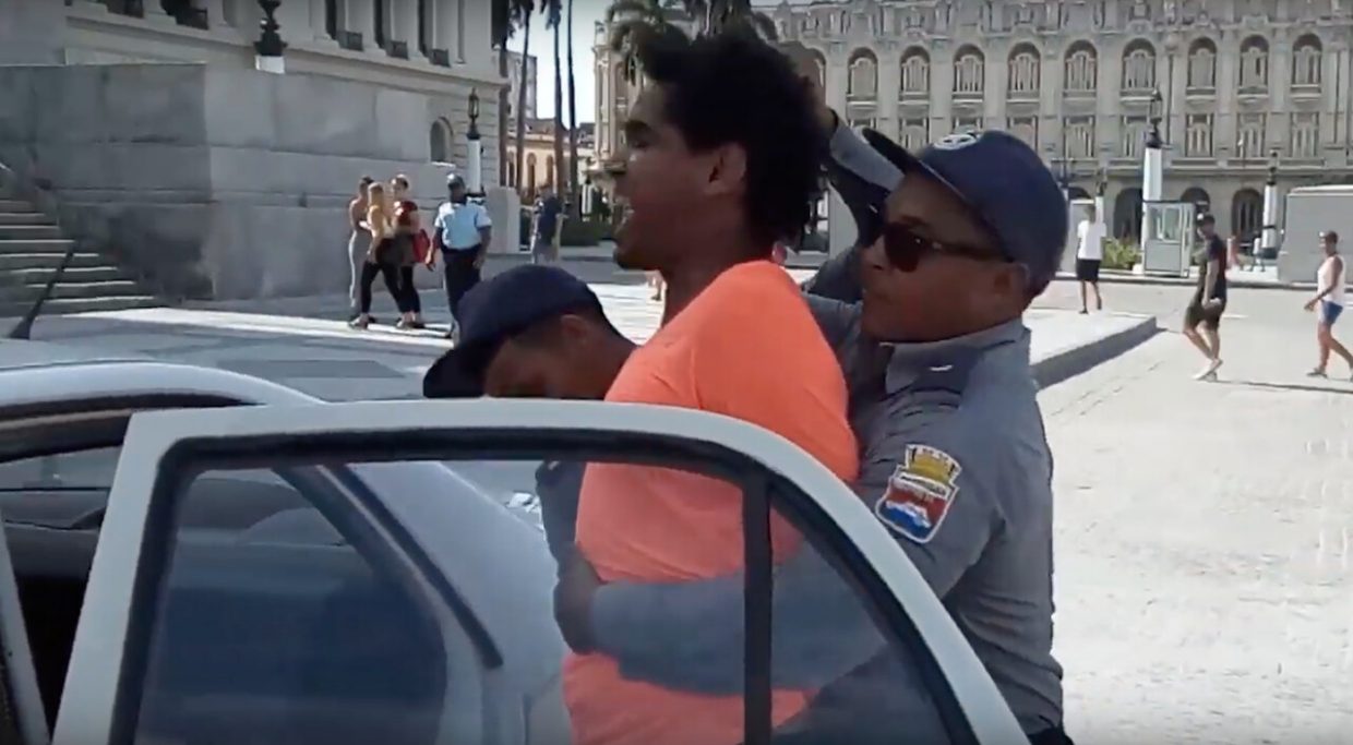Police preemptively arresting artist Luis Manuel Otero Alcántara