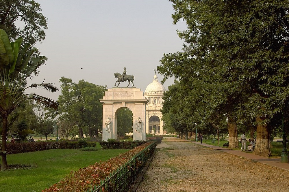 Victoria Memorial Gardens, King Edward VII Arch, Kolkata, India